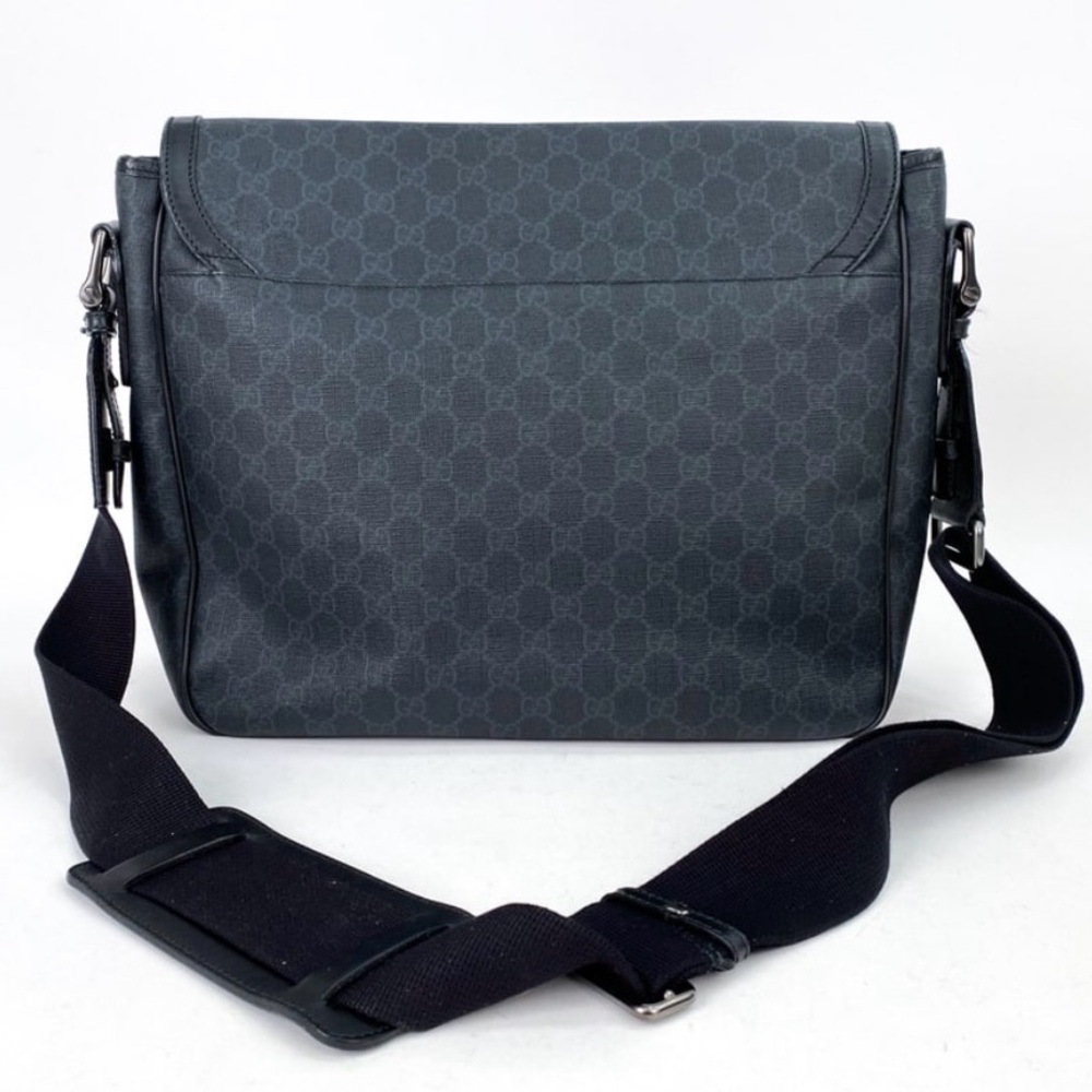 Gucci GG Supreme Messenger Bag coated canvas in black and grey with leather trim - Picture 4 of 10